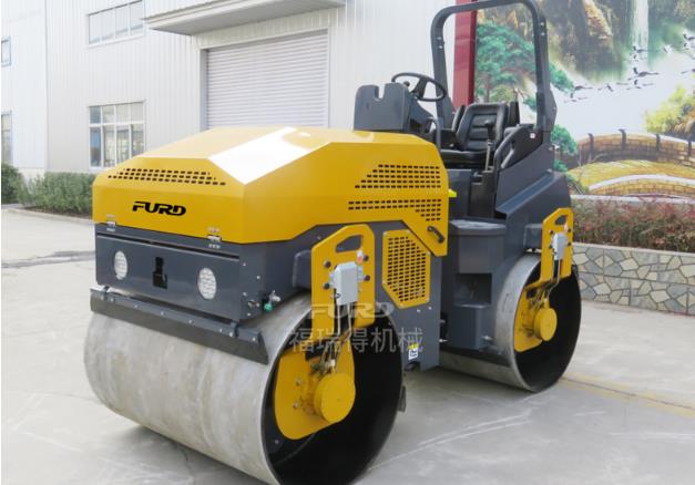 小型壓路機(jī)柴油機(jī)和汽油機(jī)的區(qū)別 小型壓路機(jī)柴油機(jī)和汽油機(jī)的區(qū)別